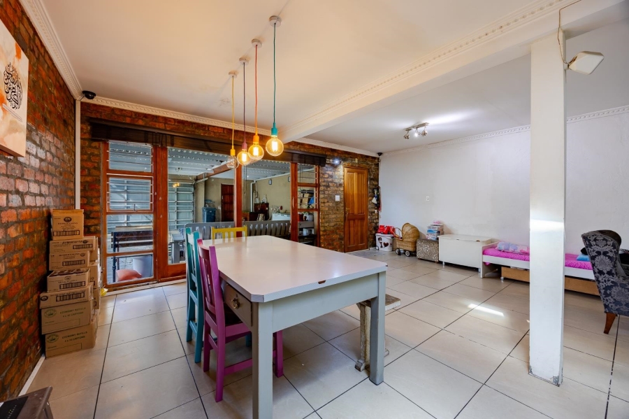 6 Bedroom Property for Sale in Woodstock Western Cape